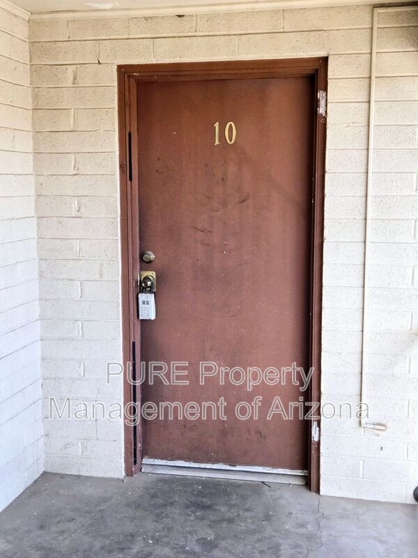 221 E 2nd Ave Mesa, AZ 85210 photo 2