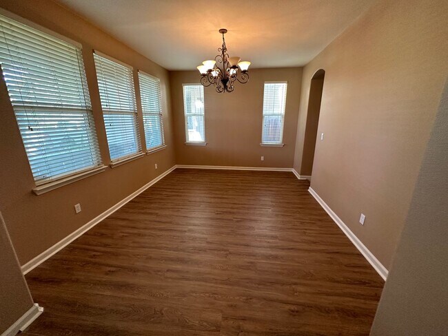 Beautiful 4 Bedroom, 2.5 Bath Mountain House Home photo 2