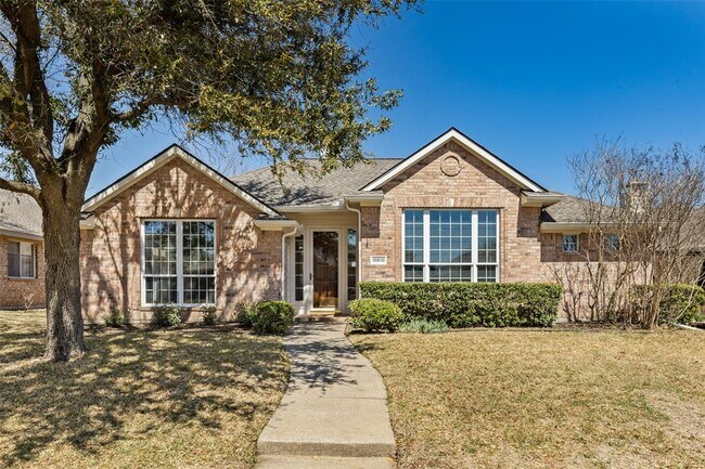 10810 Camelot Drive, Frisco, TX 75035 photo 2
