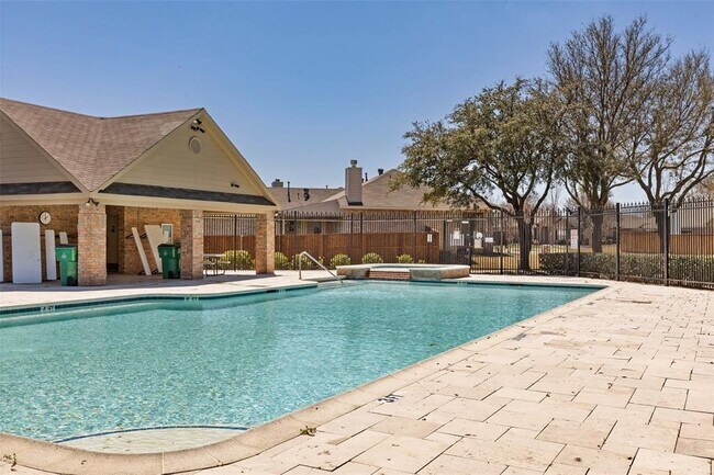 10810 Camelot Drive, Frisco, TX 75035 photo 4