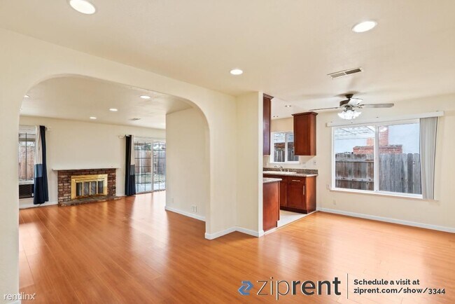 7411 Newcastle Lane, Dublin, CA 94568 photo 4