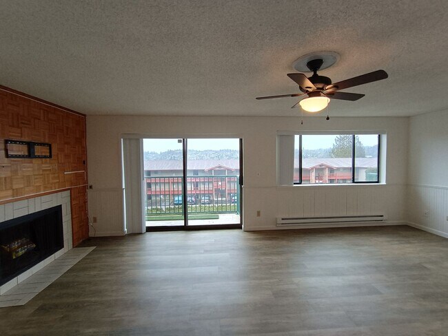 Centrally Located Town View Condo For Rent photo 3