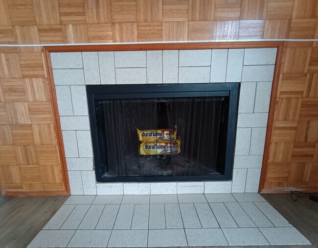 Centrally Located Town View Condo For Rent photo 5