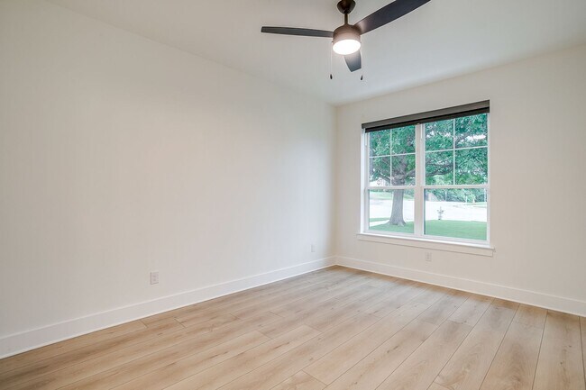 2843 Forest Park Blvd Fort Worth, TX 76110 photo 4