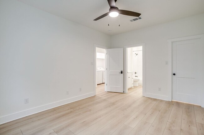 2843 Forest Park Blvd Fort Worth, TX 76110 photo 5