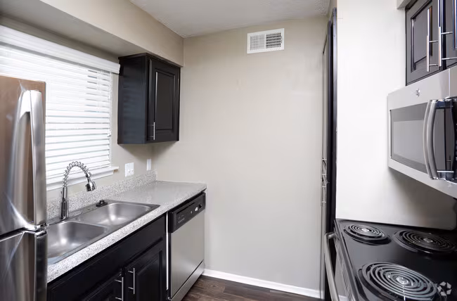 The Avery Apartments photo 2