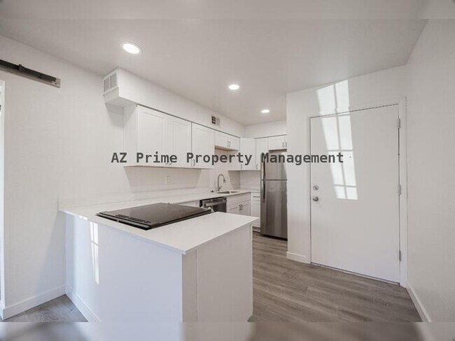 3131 W Cochise Dr Phoenix, AZ 85051 photo 5
