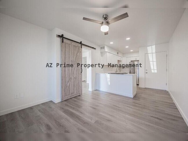 3131 W Cochise Dr Phoenix, AZ 85051 photo 4