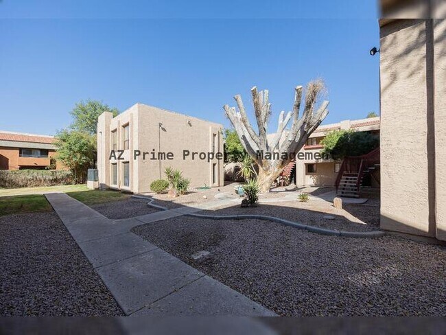 3131 W Cochise Dr Phoenix, AZ 85051 photo 3