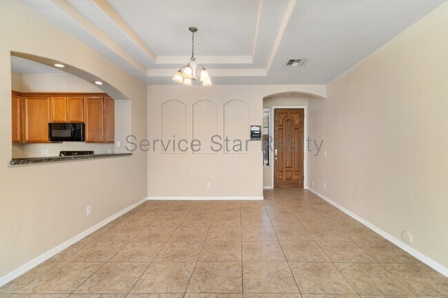 3820 E Mcdowell Rd photo 2