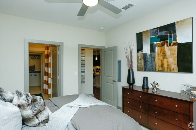 5700 Green Tree Rd Houston, TX 77056 photo 4