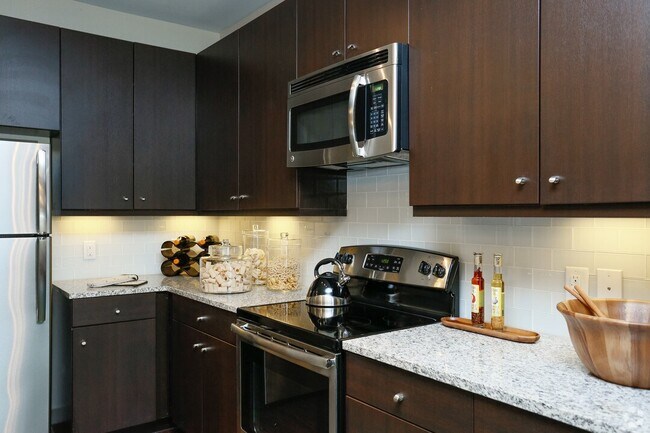 5700 Green Tree Rd Houston, TX 77056 photo 3