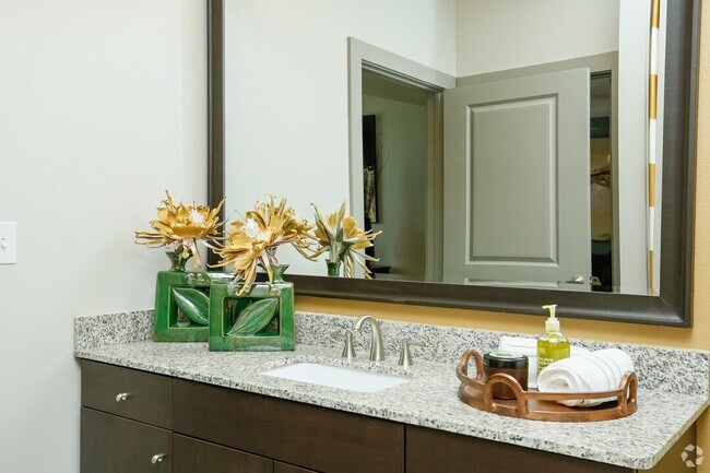 5700 Green Tree Rd Houston, TX 77056 photo 5