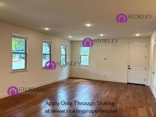 2681 5th St Alameda, CA 94501 photo 3