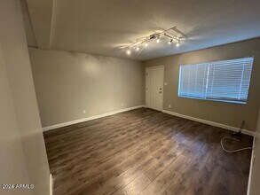 310 W Earll Dr Phoenix, AZ 85013 photo 4