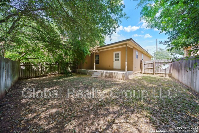 280 Rosalie Dr New Braunfels, TX 78130 photo 2