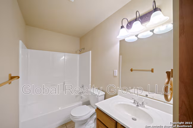 280 Rosalie Dr New Braunfels, TX 78130 photo 3