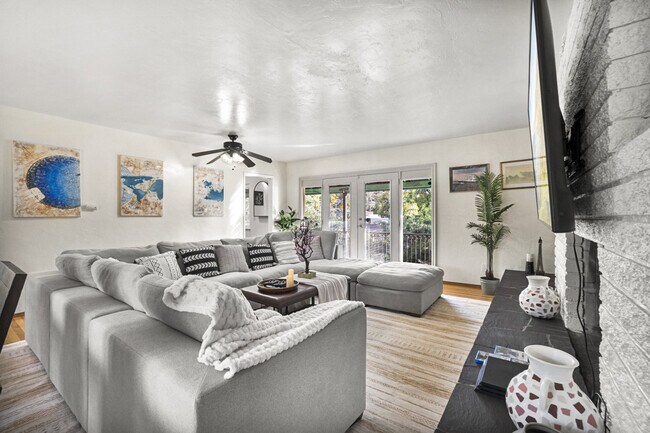 4989 Randlett Dr La Mesa, CA 91942 photo 2