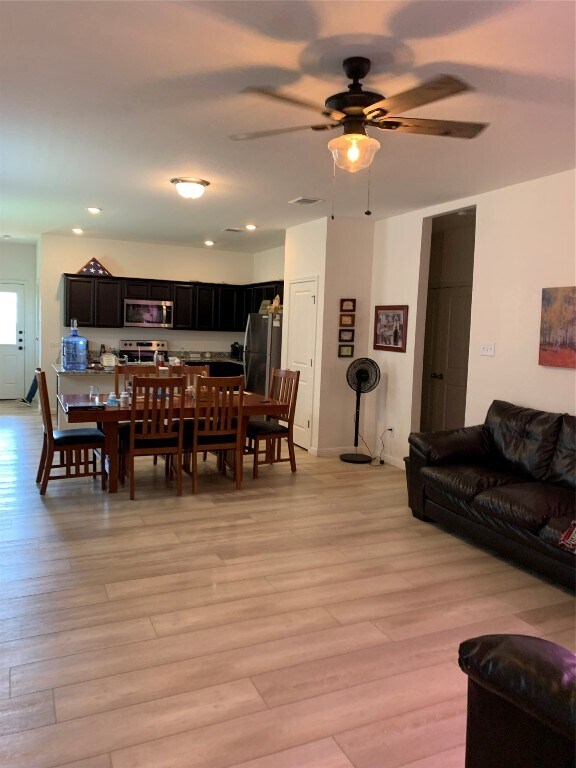 114 Woodpecker Run Jarrell, TX 76537 photo 5