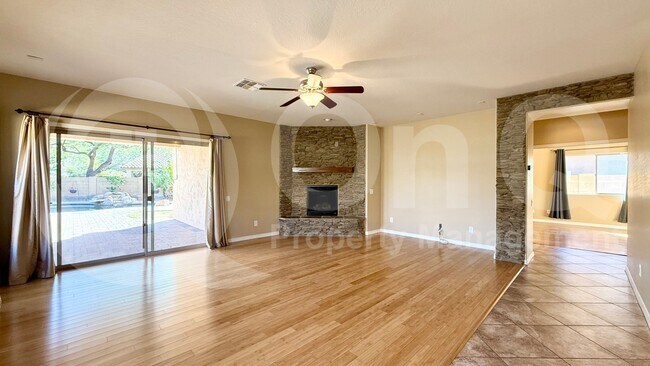 27109 N 52nd Ave Phoenix, AZ 85083 photo 3