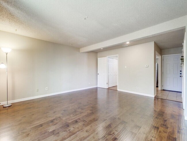 104 Village N Dr Richardson, TX 75081 photo 3