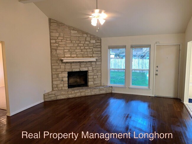 Beautifully Renovated 4/2 One story Georgetown Property. photo 3