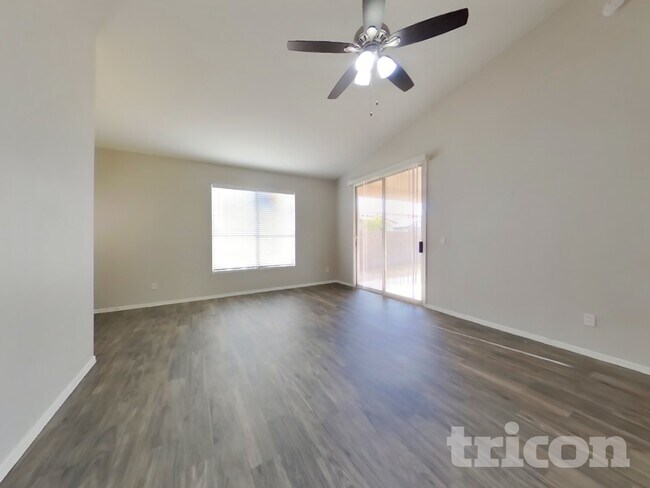 8961 W Kathleen Rd Peoria, AZ 85382 photo 5