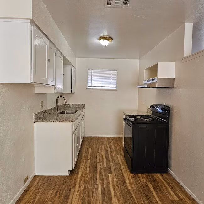 534 Holly Ln Duncanville, TX 75116 photo 4