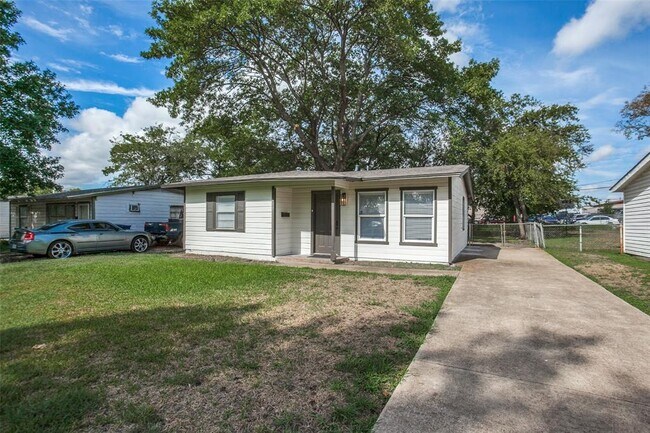 637 North 4th Street, Garland, TX 75040 photo 4