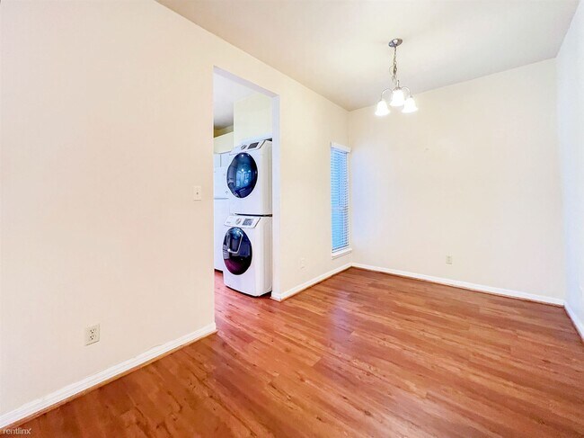 310 Pat Garrison St San Marcos, TX 78666 photo 5