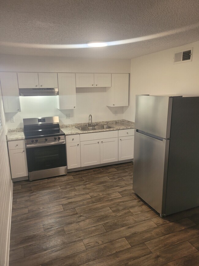 Ironwood Apartments photo 4