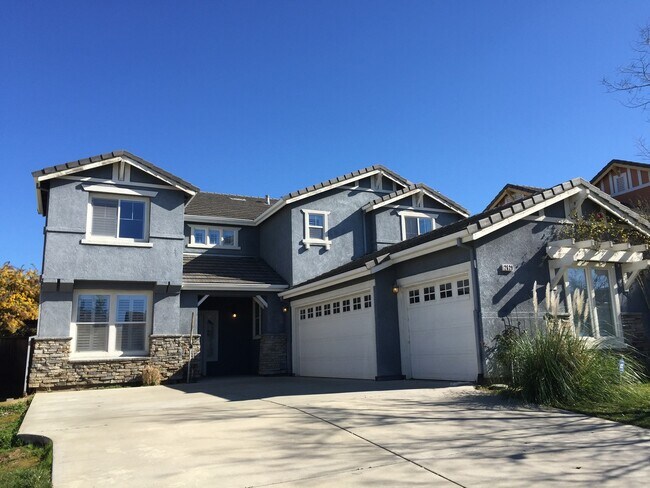 4 Bed, 3.5 Bath Antioch Home with Loft