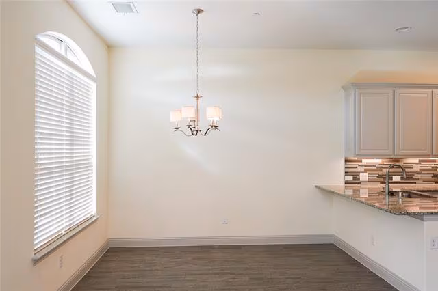 2401 Cort Drive, Carrollton, TX 75010 photo 5
