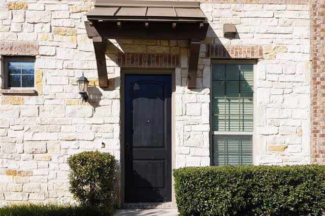 2401 Cort Drive, Carrollton, TX 75010 photo 3