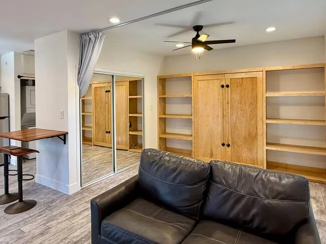 990 S Clover Ave San Jose, CA 95128 photo 4