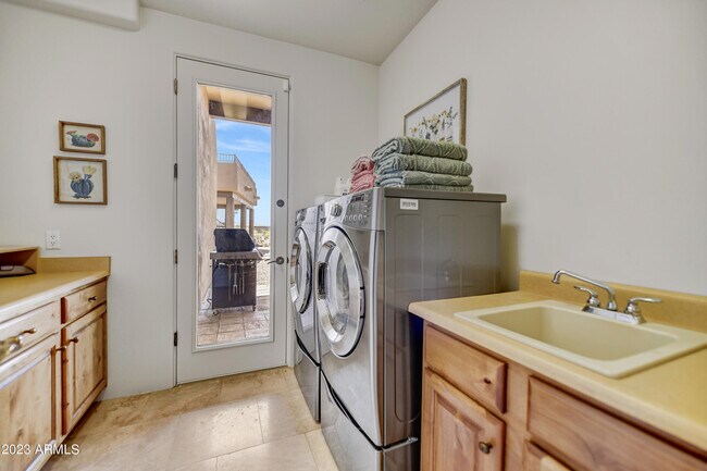 10989 E Taos Dr Scottsdale, AZ 85262 photo 3