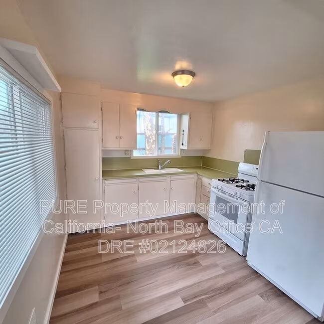 2804 Western Ave Petaluma, CA 94952 photo 2