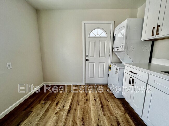 3313 Clairemont Mesa Boulevard - 1 photo 4