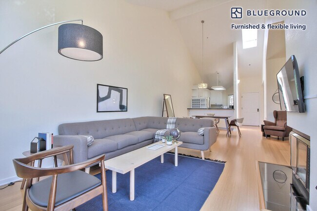 939 Laurel St San Carlos, CA 94070 photo 3