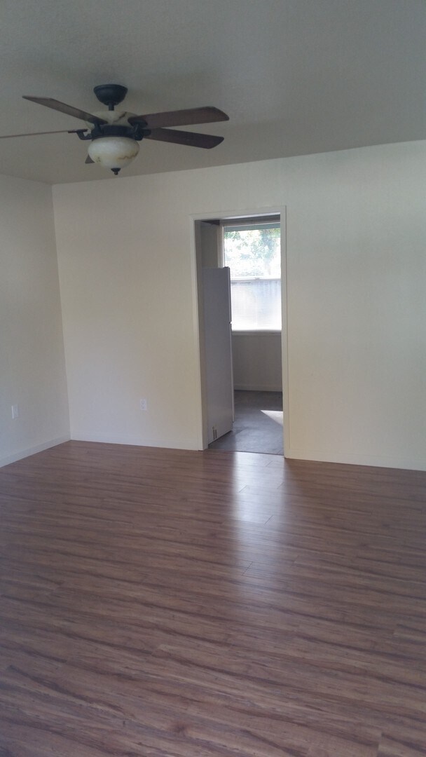 1399 Spruce St Napa, CA 94559 photo 4
