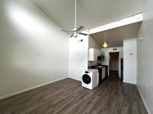 1010 W 23rd St Austin, TX 78705 photo 5
