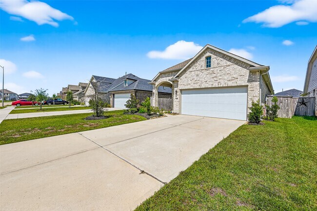 31130 Cardrona Peak Place, Hockley, TX 77447 photo 2