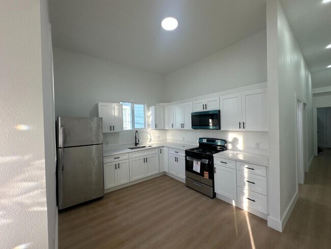 3238 Adeline St Oakland, CA 94608 photo 4