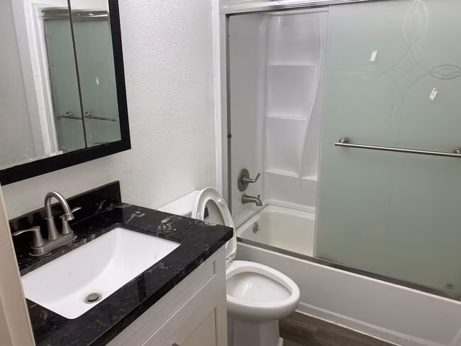 6857 Greenway Chase Street, Houston, TX 77072 photo 5