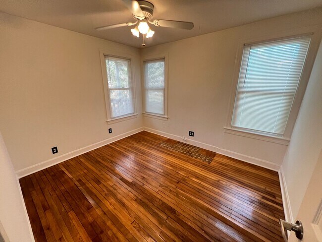 5001 Duval St Austin, TX 78751 photo 3
