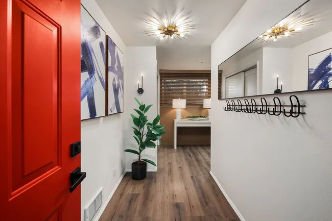 9301 Linden Avenue North, Seattle, WA 98103 photo 2