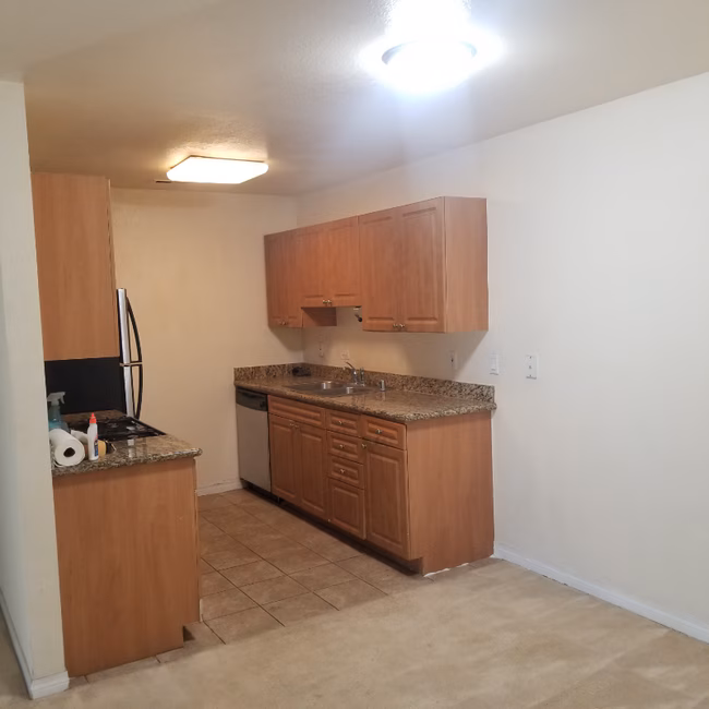 240 W Lincoln Ave Escondido, CA 92026 photo 4