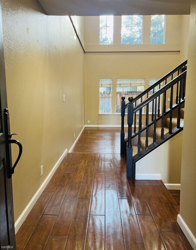 209 Plumpointe Ln San Ramon, CA 94582 photo 3