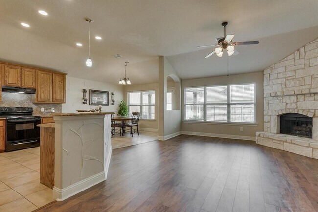 1000 Tallahassee Dr Denton, TX 76208 photo 3
