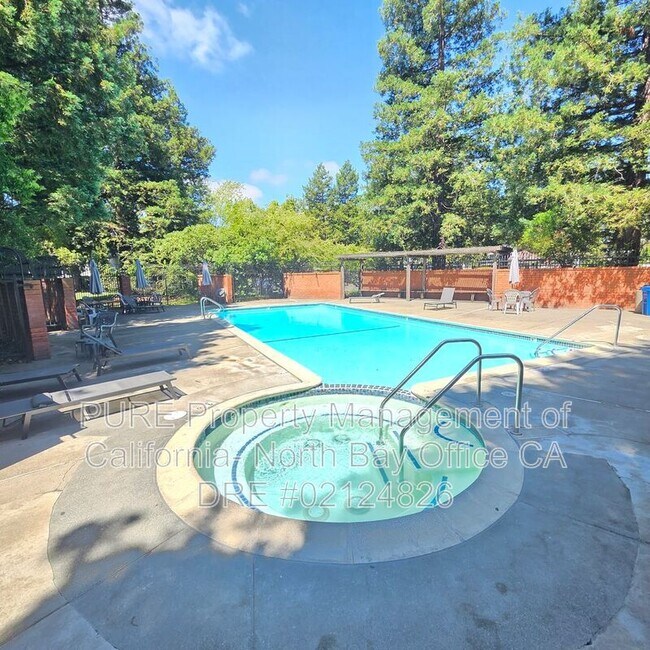 502 Marylyn Cir Petaluma, CA 94954 photo 2